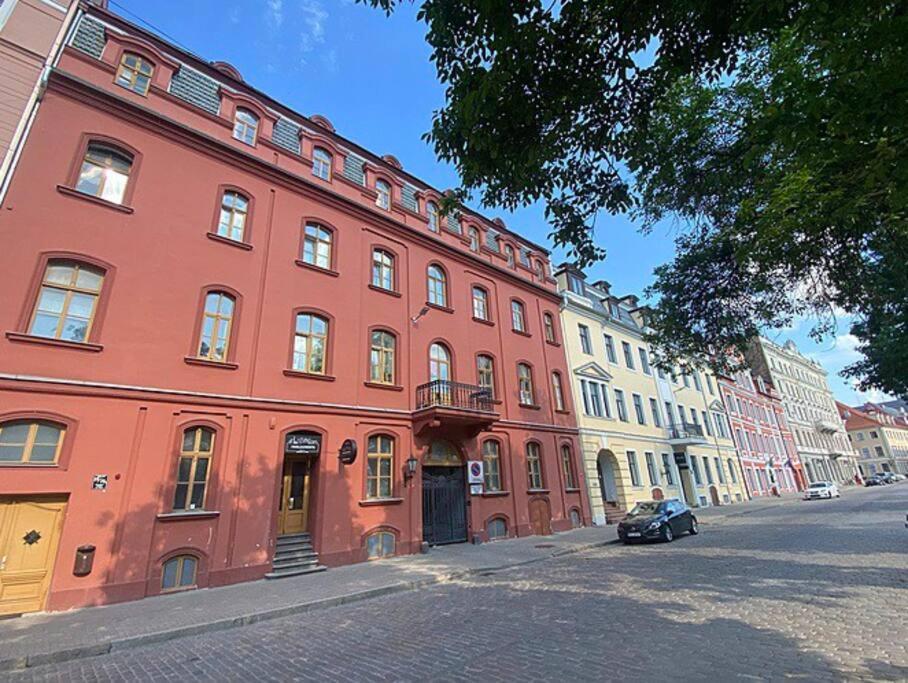Spacious Old Town Family Peachy 2 Bedrooms Apartment, Nearby The Riga Presidential Castle 外观 照片