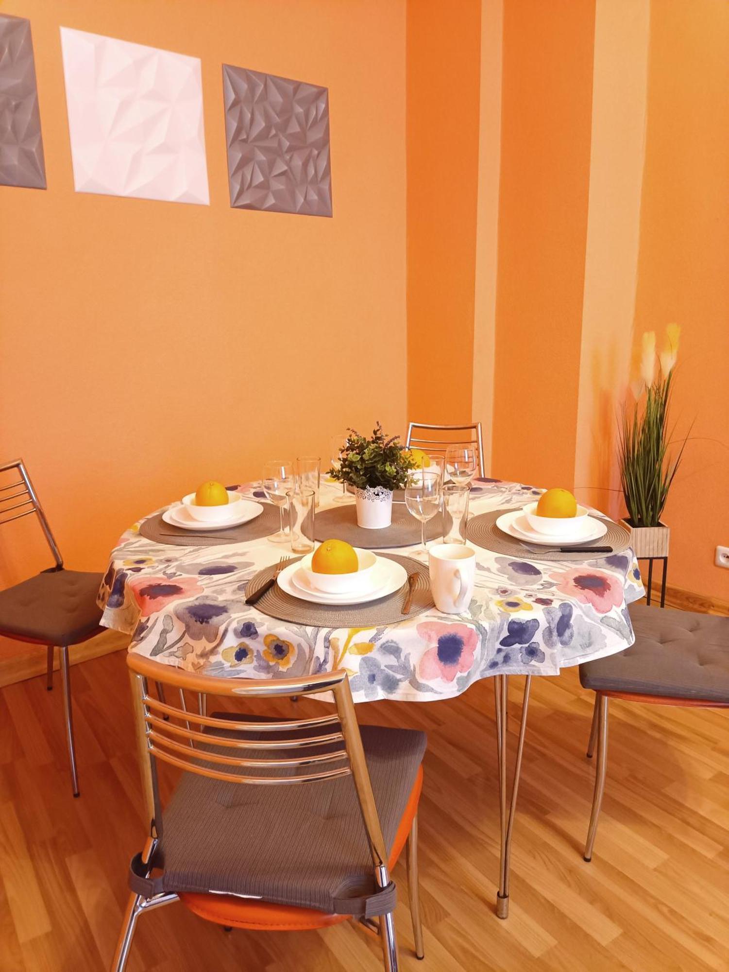 Spacious Old Town Family Peachy 2 Bedrooms Apartment, Nearby The Riga Presidential Castle 外观 照片